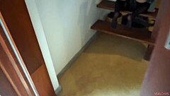 Scéna#2 pro video: Stepsister gets stuck in the stairs and gets fucke...