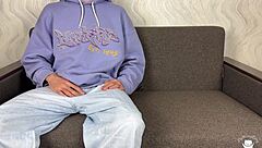 Scenă#1 pentru Clip: Step-sister interrupts step-brother's solo playtim...